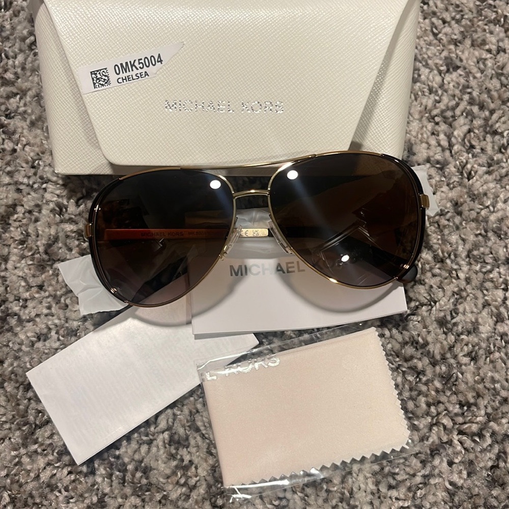 MICHAEL KORS
MK5004 Chelsea

POLARIZED